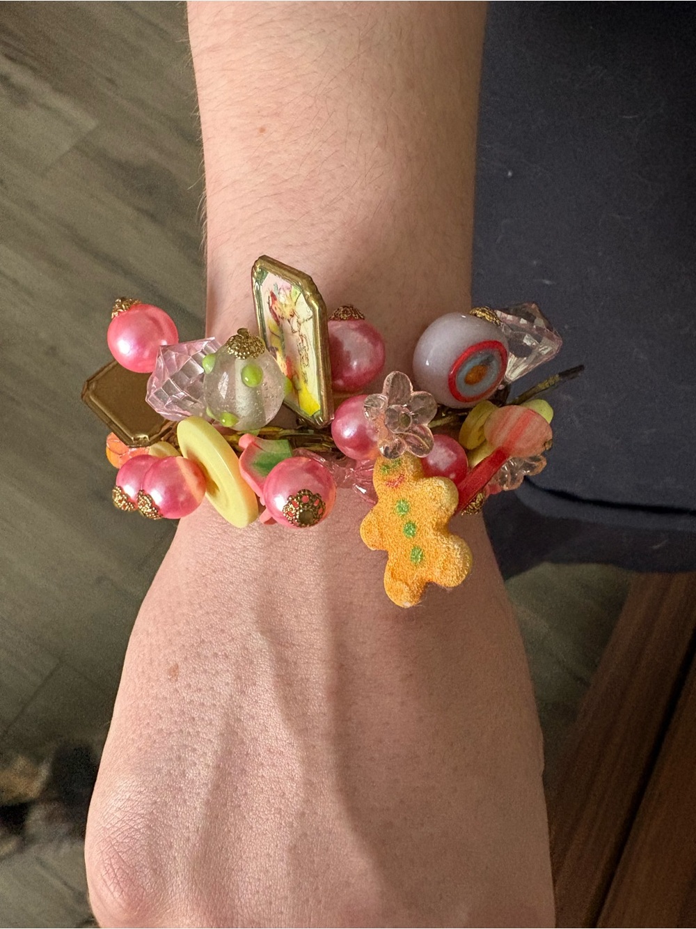 Vintage style Pink & Yellow Christmas charm Bracelet - Picture 4 of 10